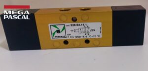 Spool type valves and solenoid valves