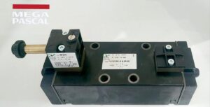 Pneumax 1013.52.3.9.M3R – 5/2 Techno Solenoid Spring Valve